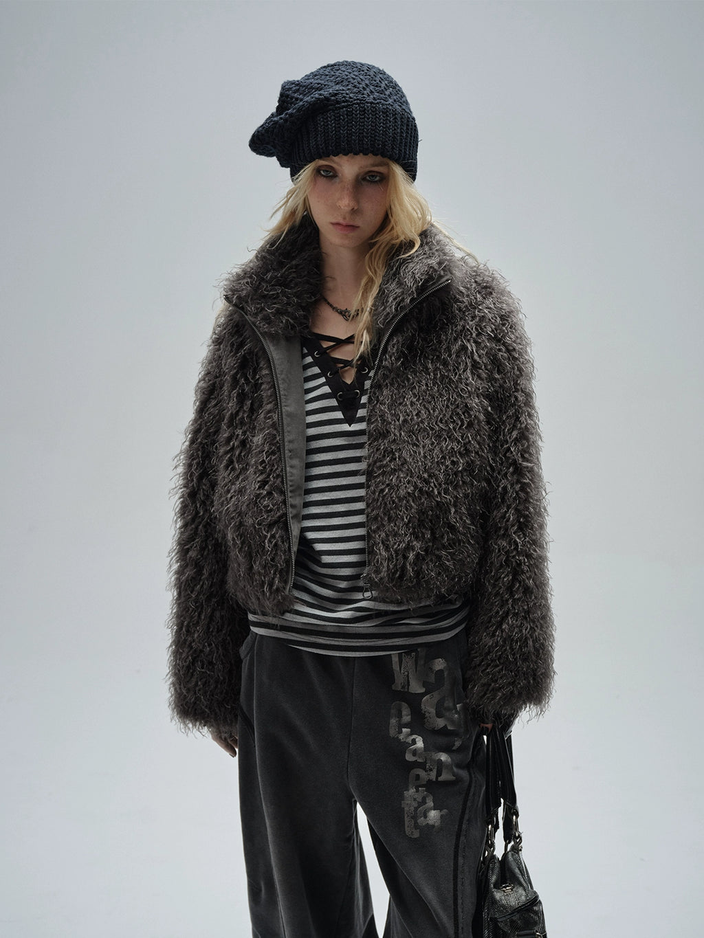 wearAndtear саарал үслэг богино хүрэм