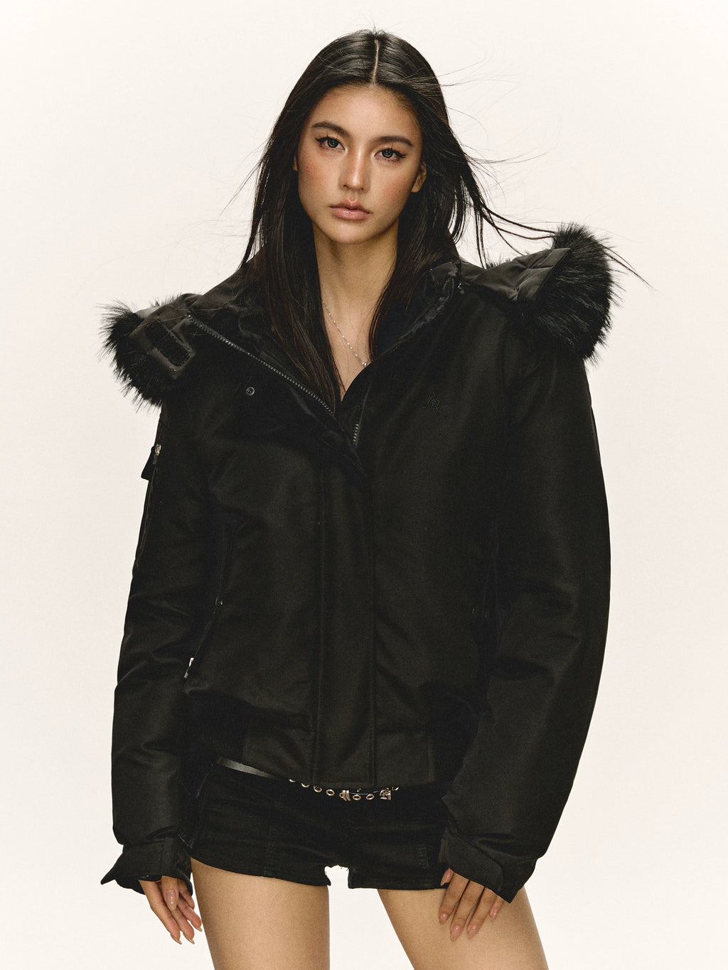 Салдаг малгайтай ноосон хүрэм