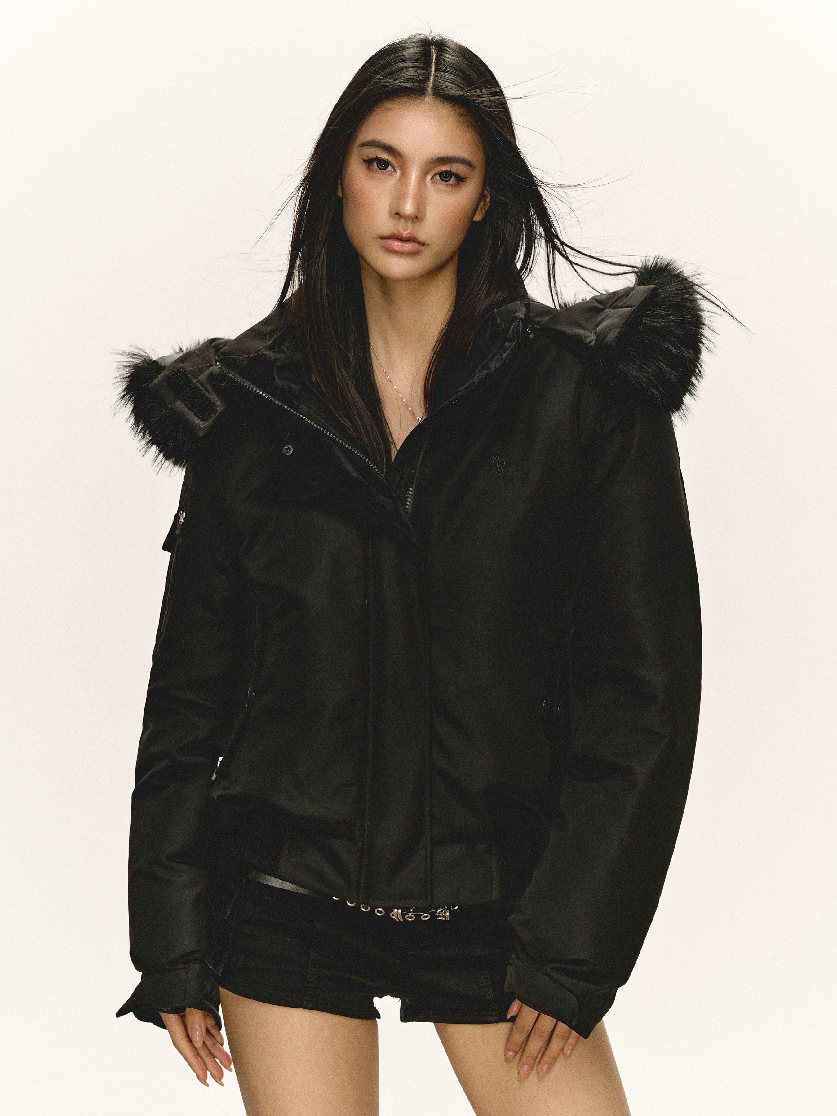 Салдаг малгайтай ноосон хүрэм