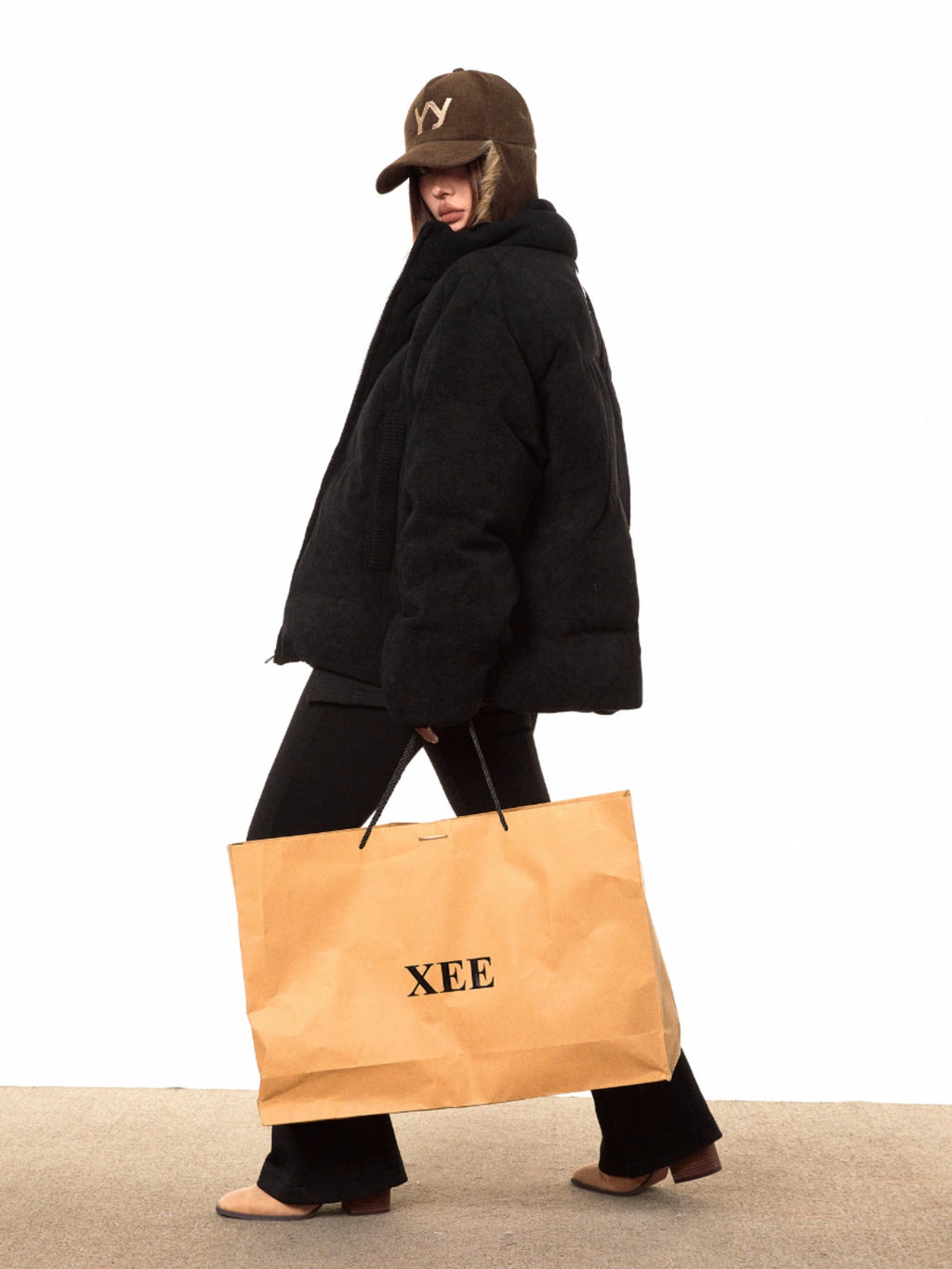 Зөөлөн хөвсгөр материалтай, босоо захтай сул хүрэм